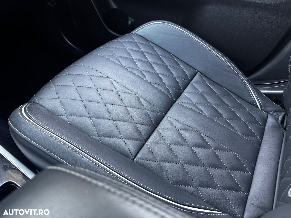 Mitsubishi Outlander 2.4 4WD Plug-In Hybrid Top - 20
