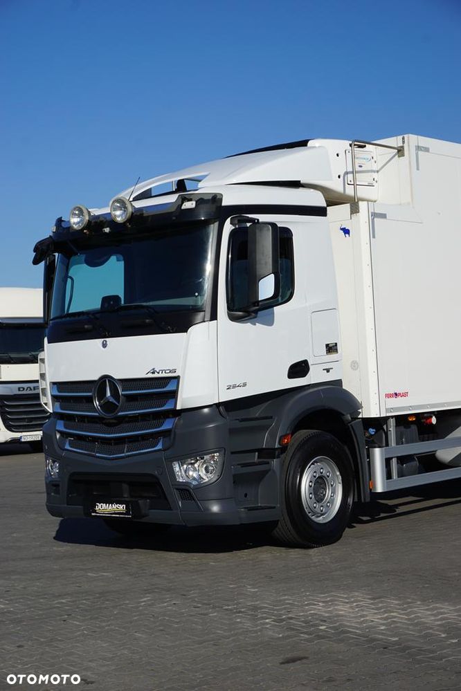 Mercedes-Benz ANTOS / 2545 / EURO 6 / CHŁODNIA + WINDA / 23 PALETY / OŚ SKRĘTNA - 28