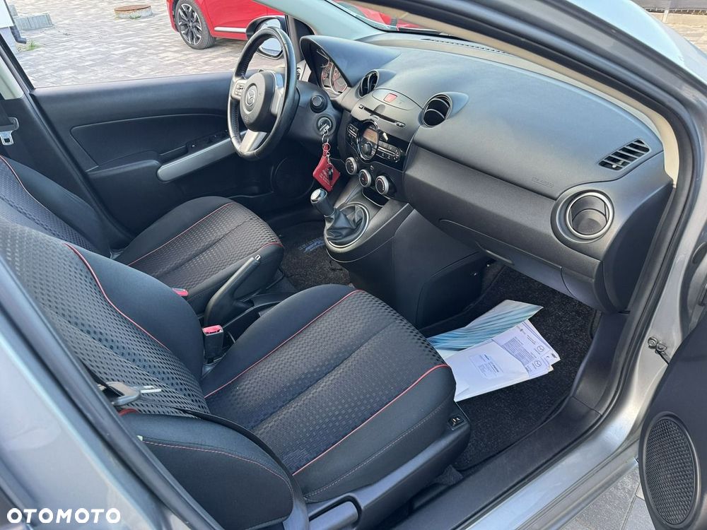 Mazda 2 - 4