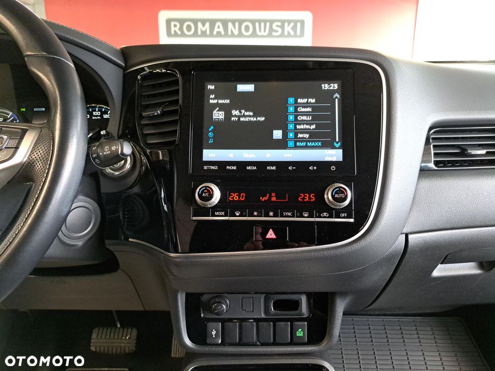 Mitsubishi Outlander - 20