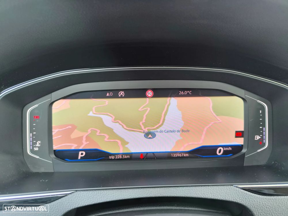 VW Passat Variant 2.0 TDi R-Line DSG - 15