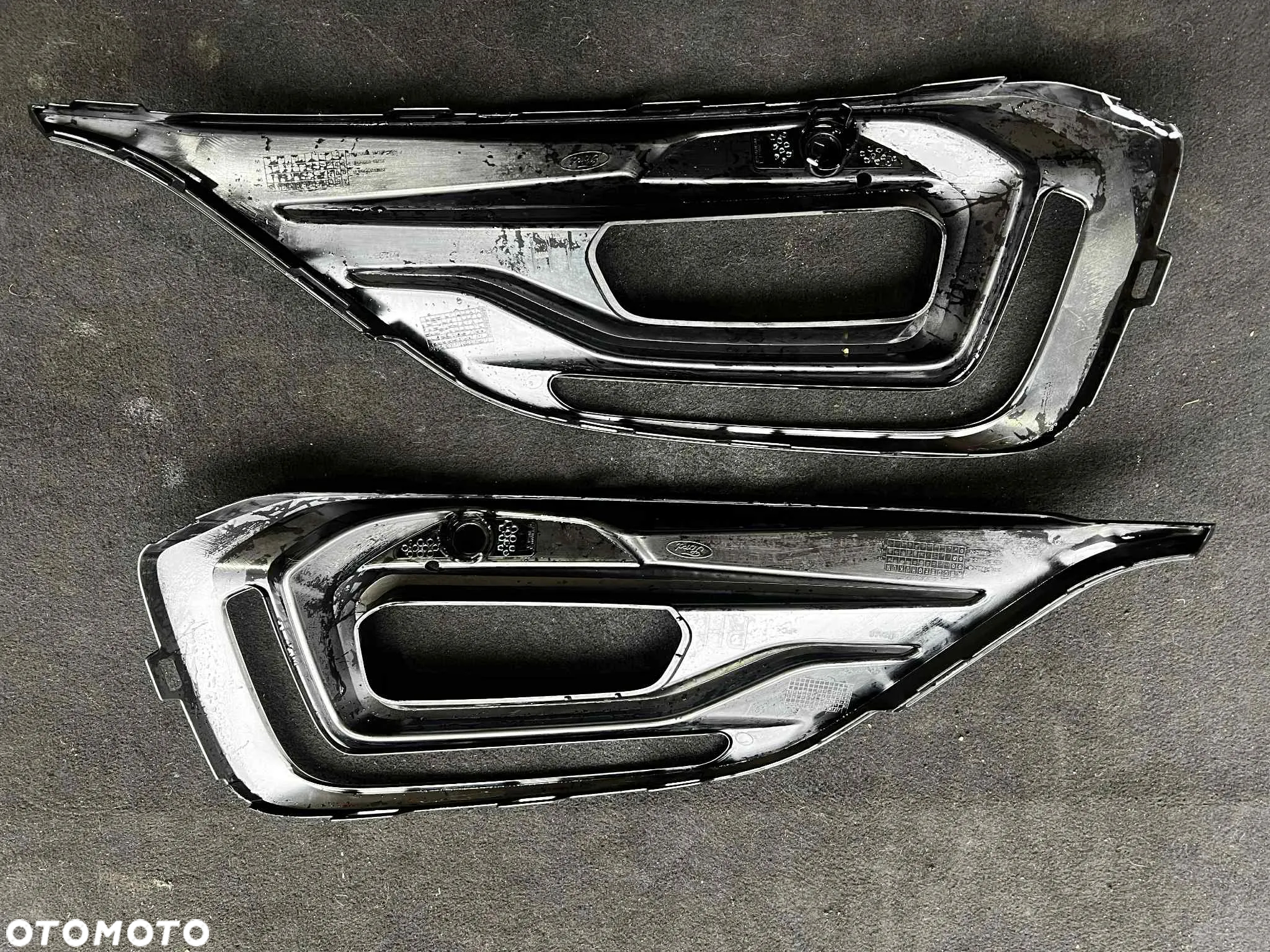 Ford Mondeo MK5 - RAMKA HALOGENU - KRATKA Zderzaka Lewa/Prawa - JS7B19952, JS7B19953, DS7319953 - 2