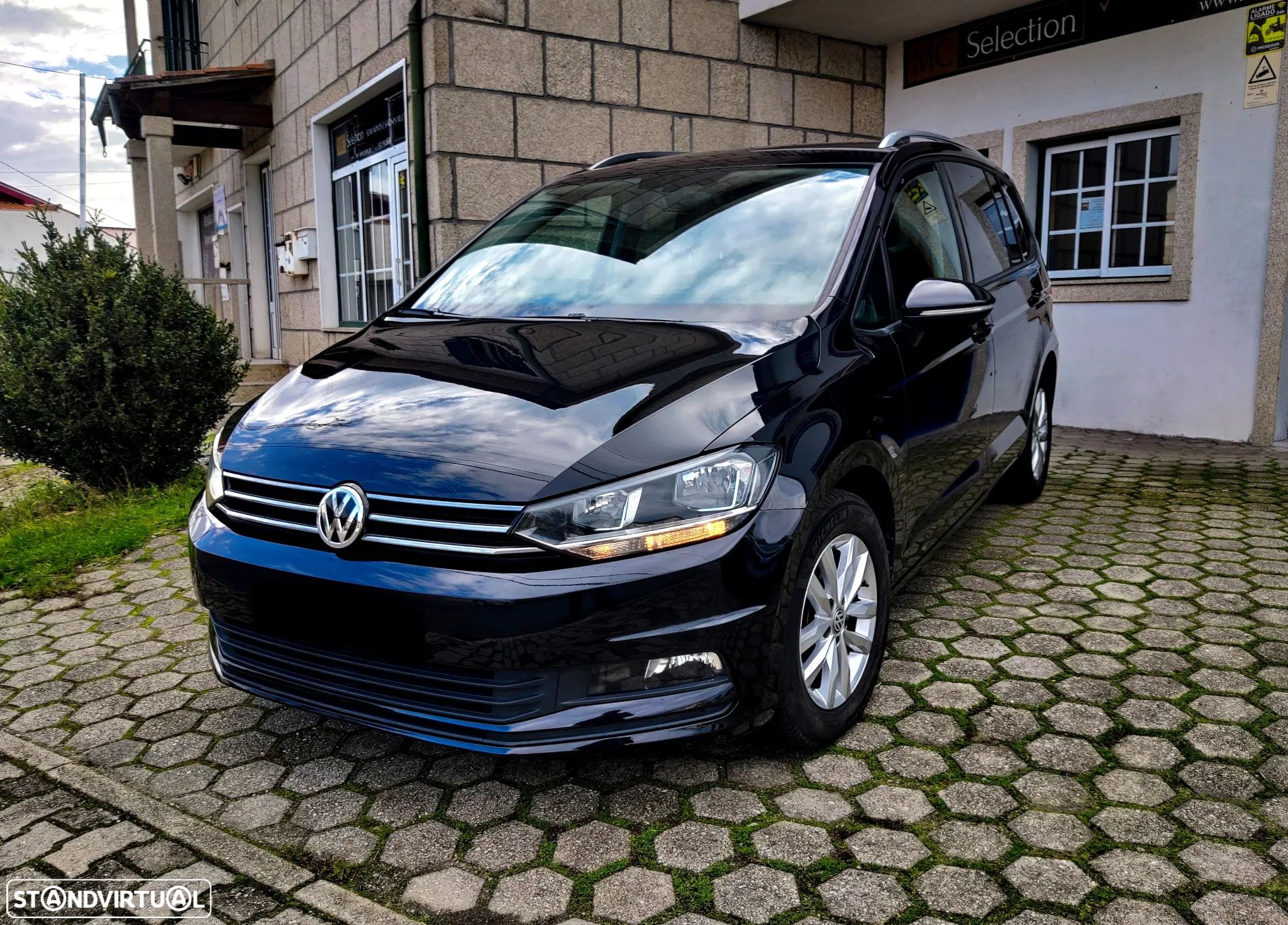 VW Touran 1.6 TDI Confortline DSG - 1