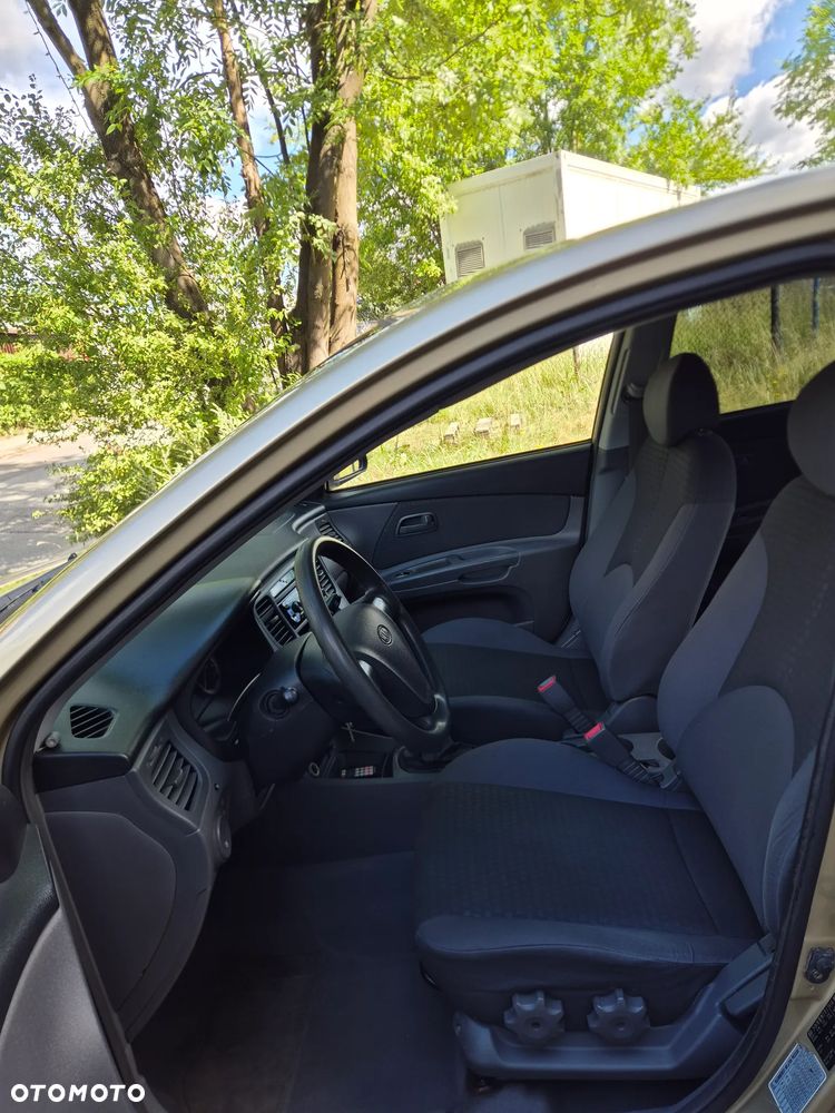 Kia Rio 1.4 (abs) / Comfort - 10