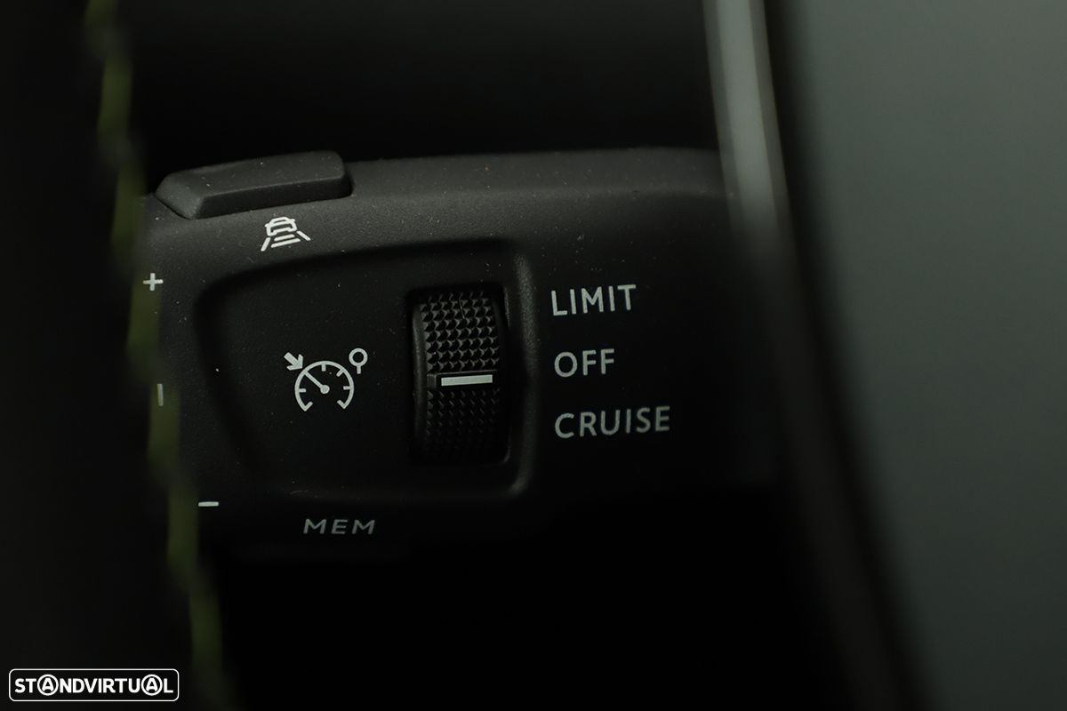 Peugeot e-2008 - 15