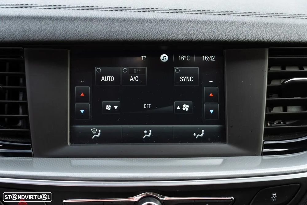 Opel Insignia Sports Tourer - 21