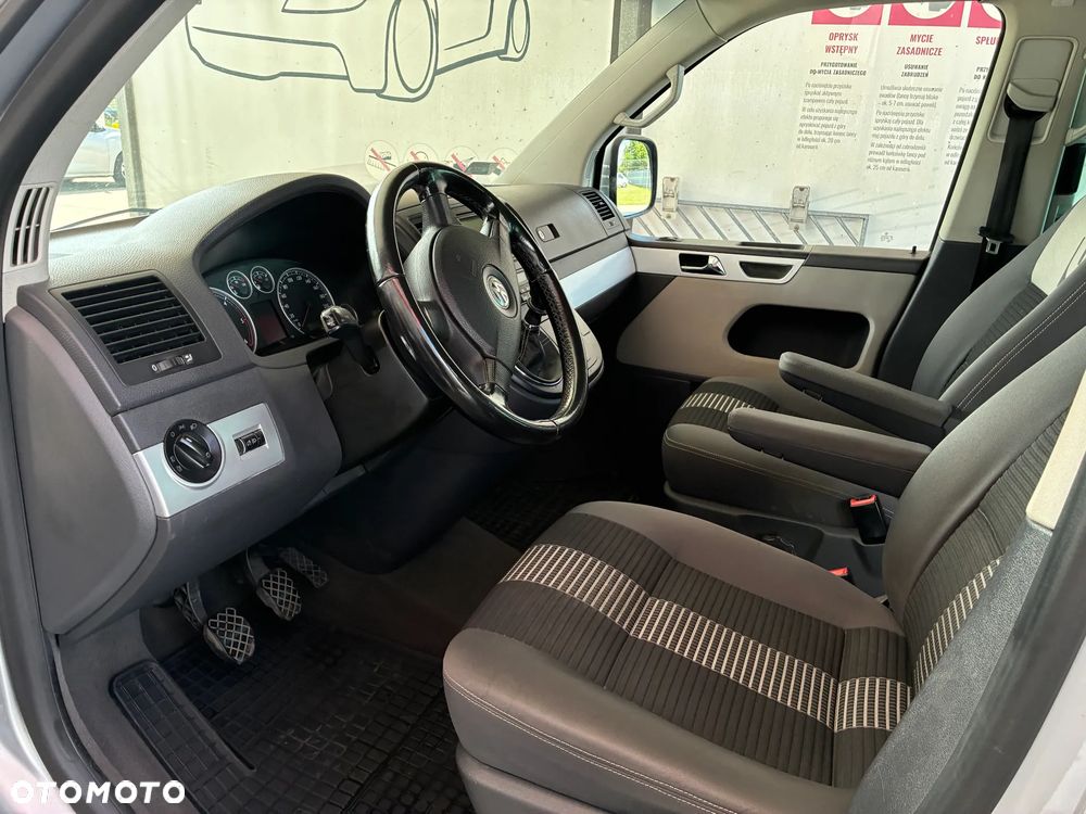Volkswagen Multivan - 10