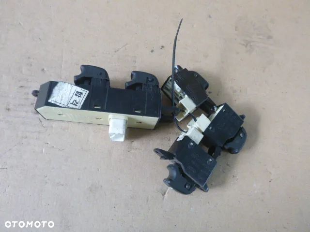 PANEL STEROWANIA SZYBAMI HYUNDAI SANTA FE I 00-06 - 6