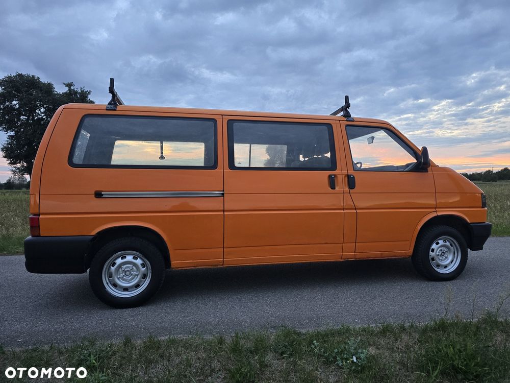 Volkswagen Caravelle - 8