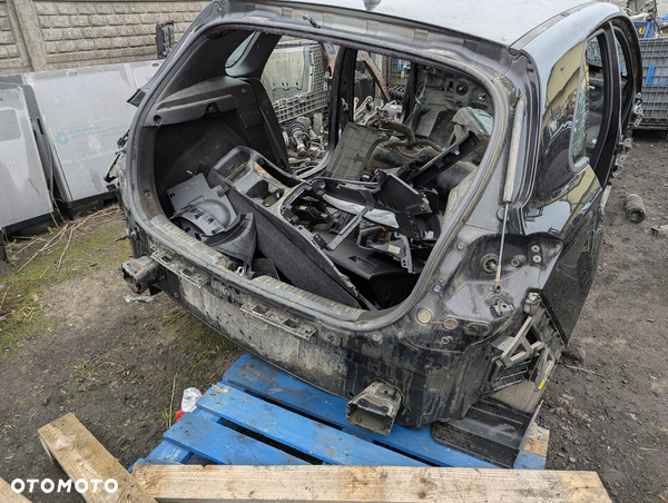 Hyundai i30 2017-2025 ćwiartka pas tylny tył wanna podłoga HB 5D