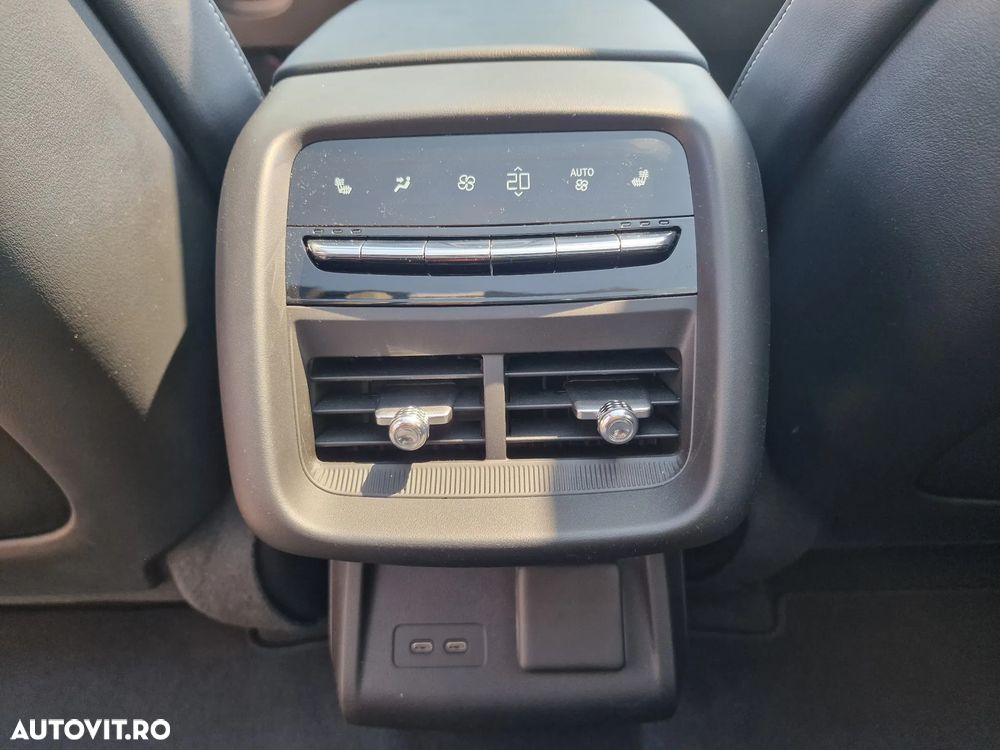 Cadillac Lyriq Sport - 14