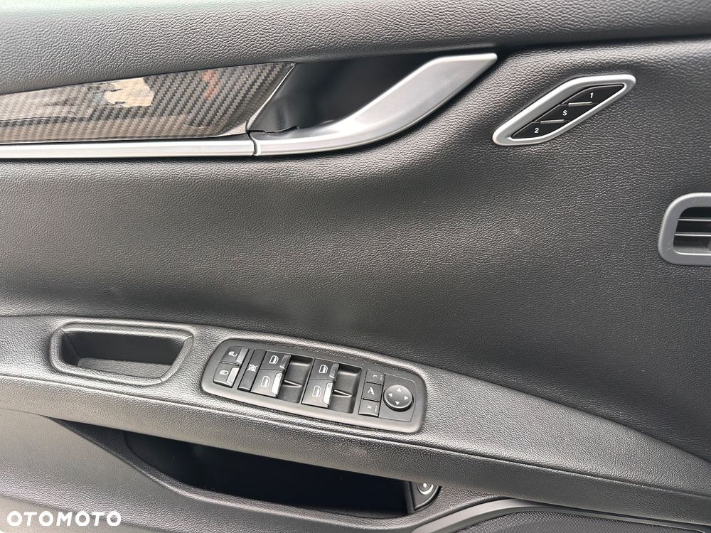 Maserati Ghibli GranLusso - 33