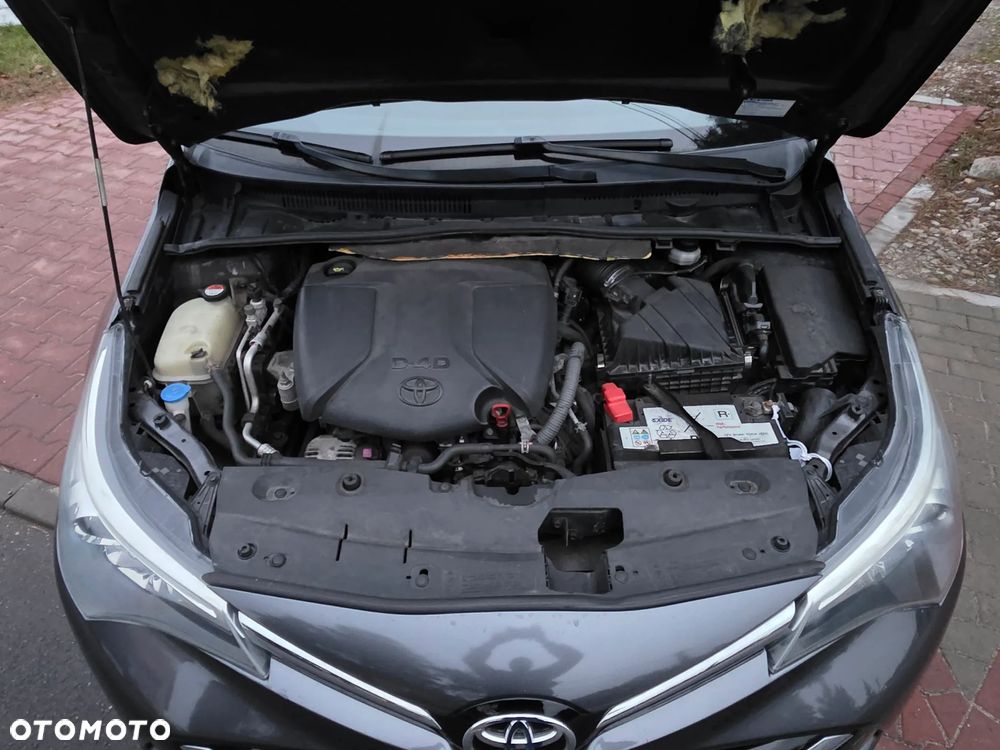 Toyota Avensis 2.0 D-4D Premium - 16