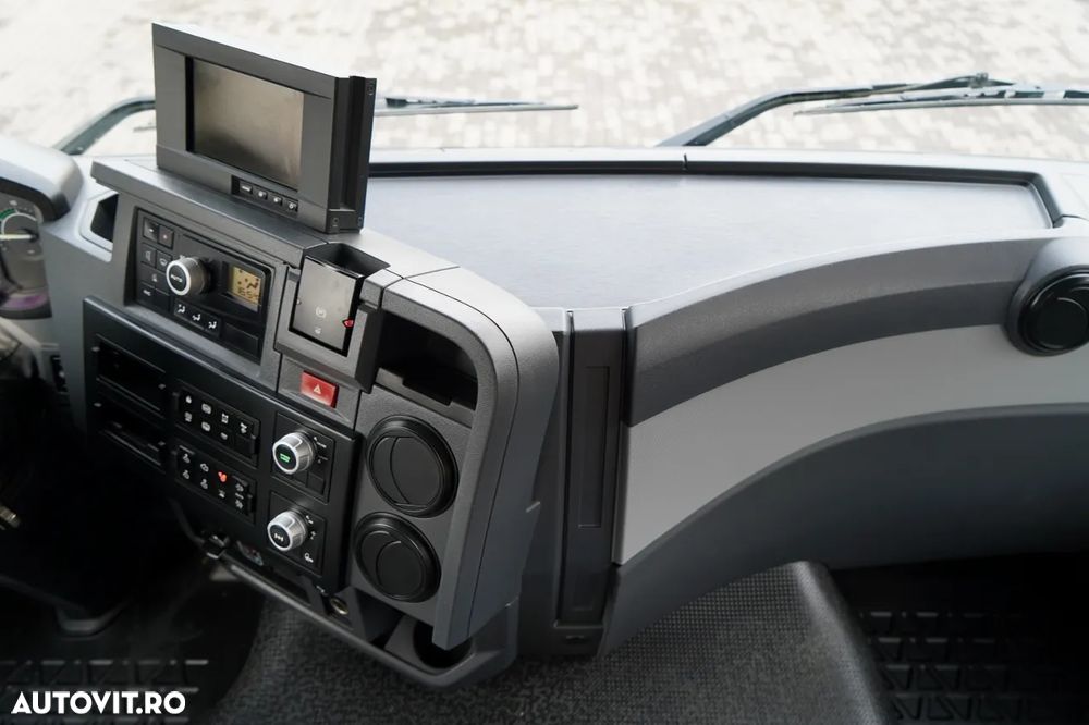 Renault K 480 / 8x4 / BASCUNĂ CU DOUĂ SENSURI / HYDRODOLT / UȘĂ CU BALAMALE / IMPORTAT / CONTRACT POST-SERVICE - 29