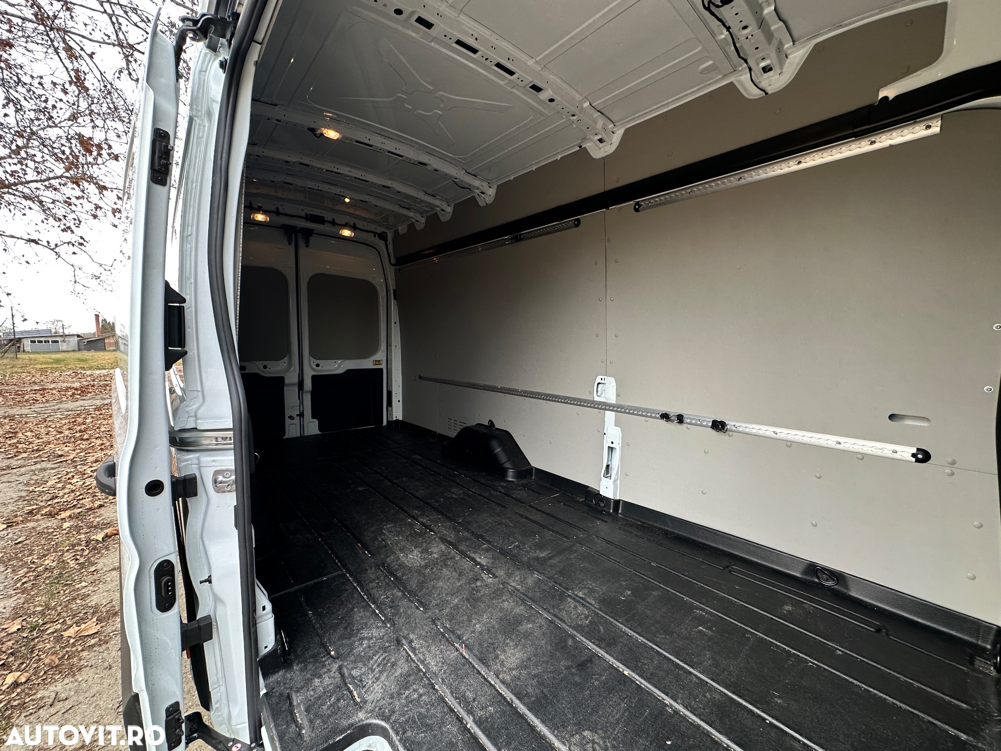 Ford TRANSIT 2.0TDCI 350 LWB - 10