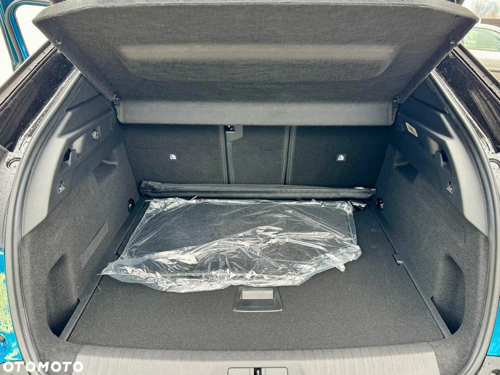 Peugeot 3008 e-3008 73kWh GT - 15