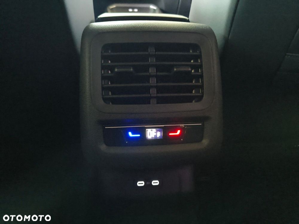 Volkswagen T-Roc 1.5 eTSI R-Line DSG - 16