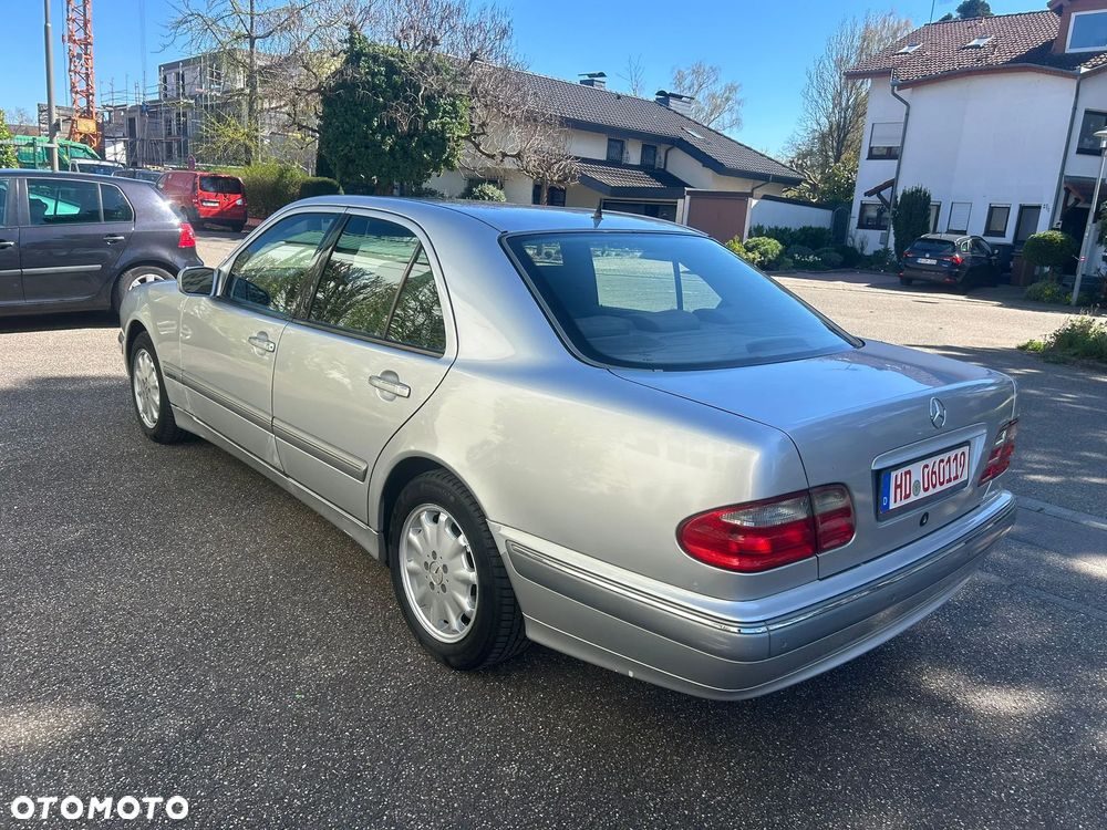 Mercedes-Benz Klasa E - 3