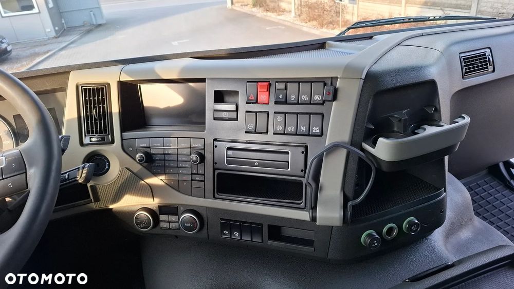 Volvo FM 430 / PEŁNY ADR / HYDRAULIKA + PRZYSTAWKA DO KOMPRESORA / MASA WŁASNA 6620 kg - 30