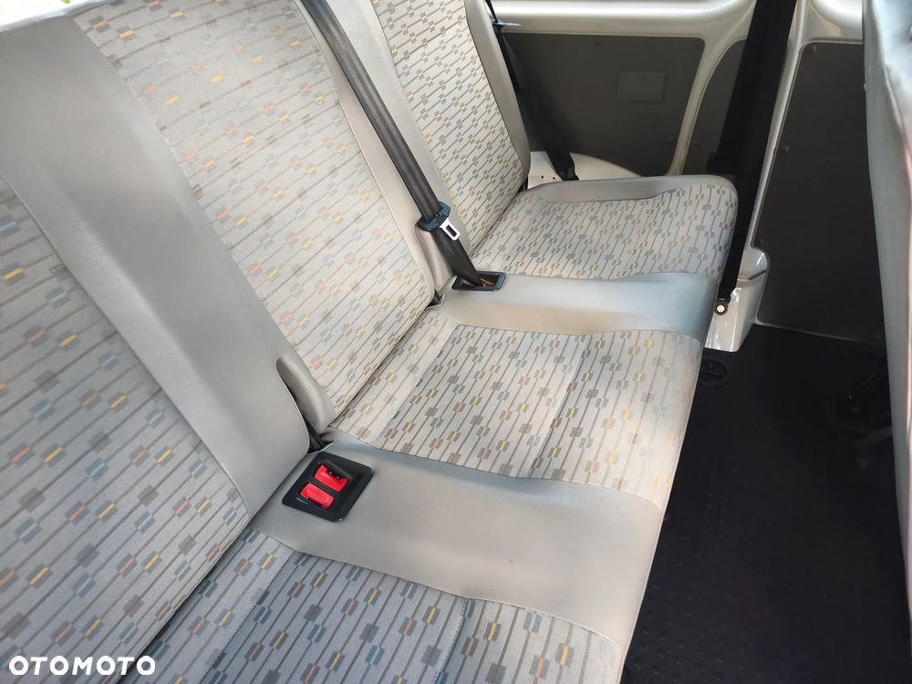 Volkswagen Transporter - 30