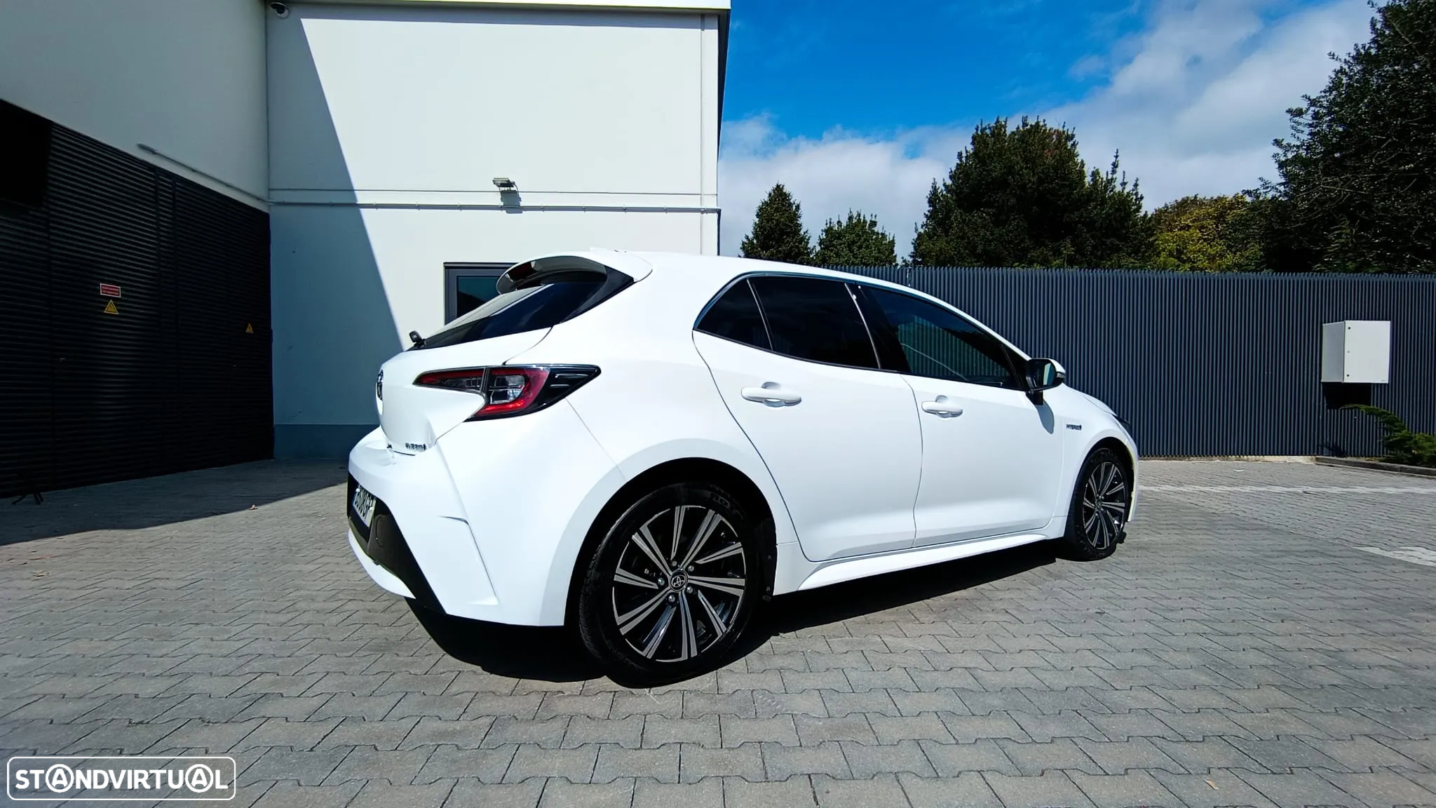 Toyota Corolla 1.8 Hybrid Exclusive - 3