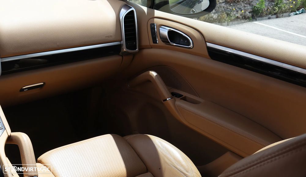 Porsche Cayenne S Tiptronic S - 26