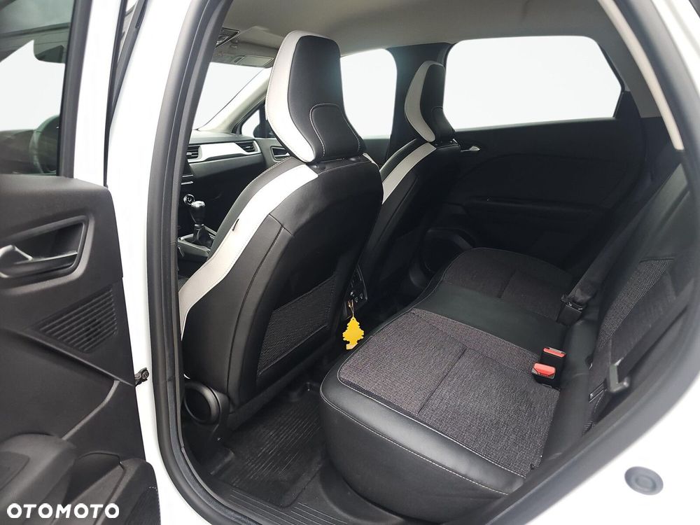 Renault Captur - 22