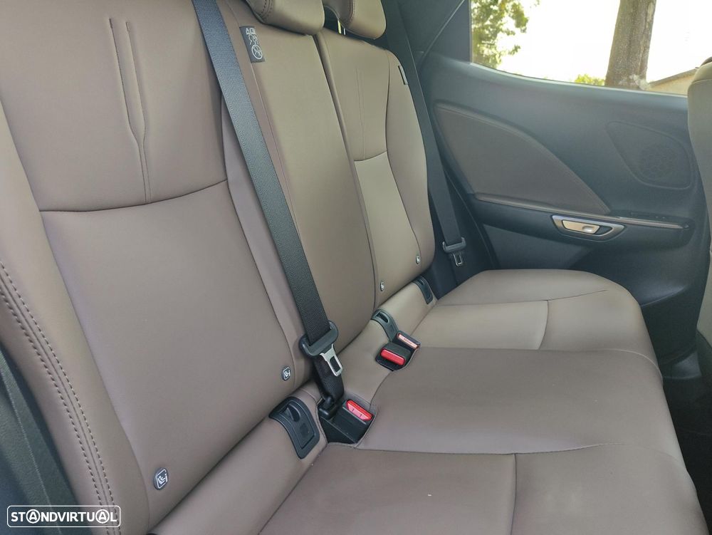 Lexus LBX Elegant - 14