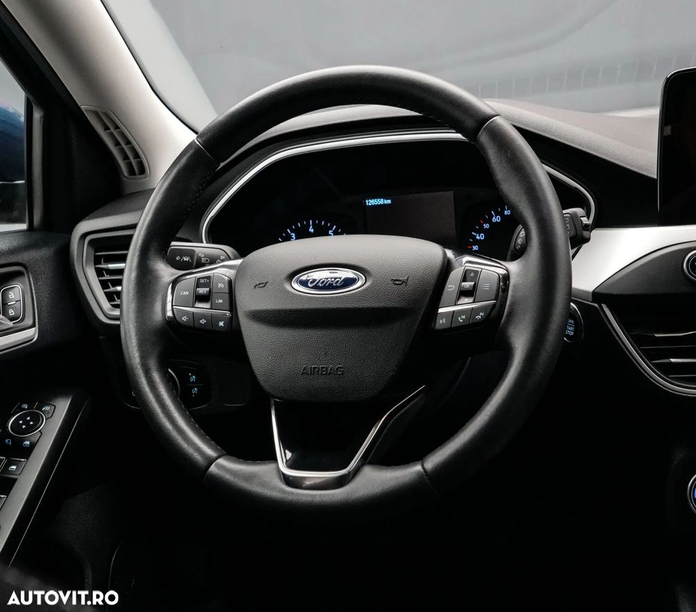 Ford Focus 1.0 EcoBoost Titanium Business - 17