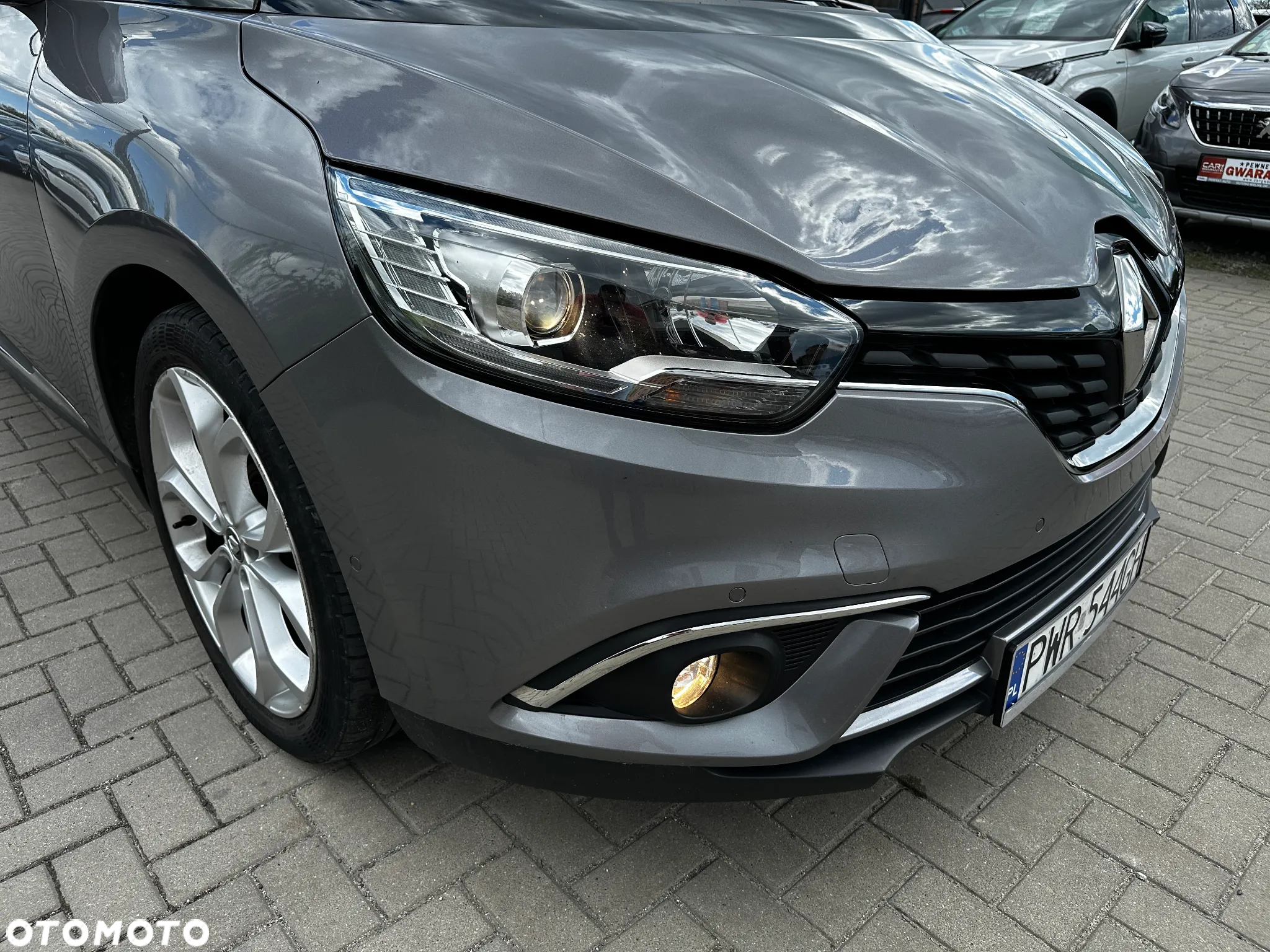 Renault Grand Scenic - 37