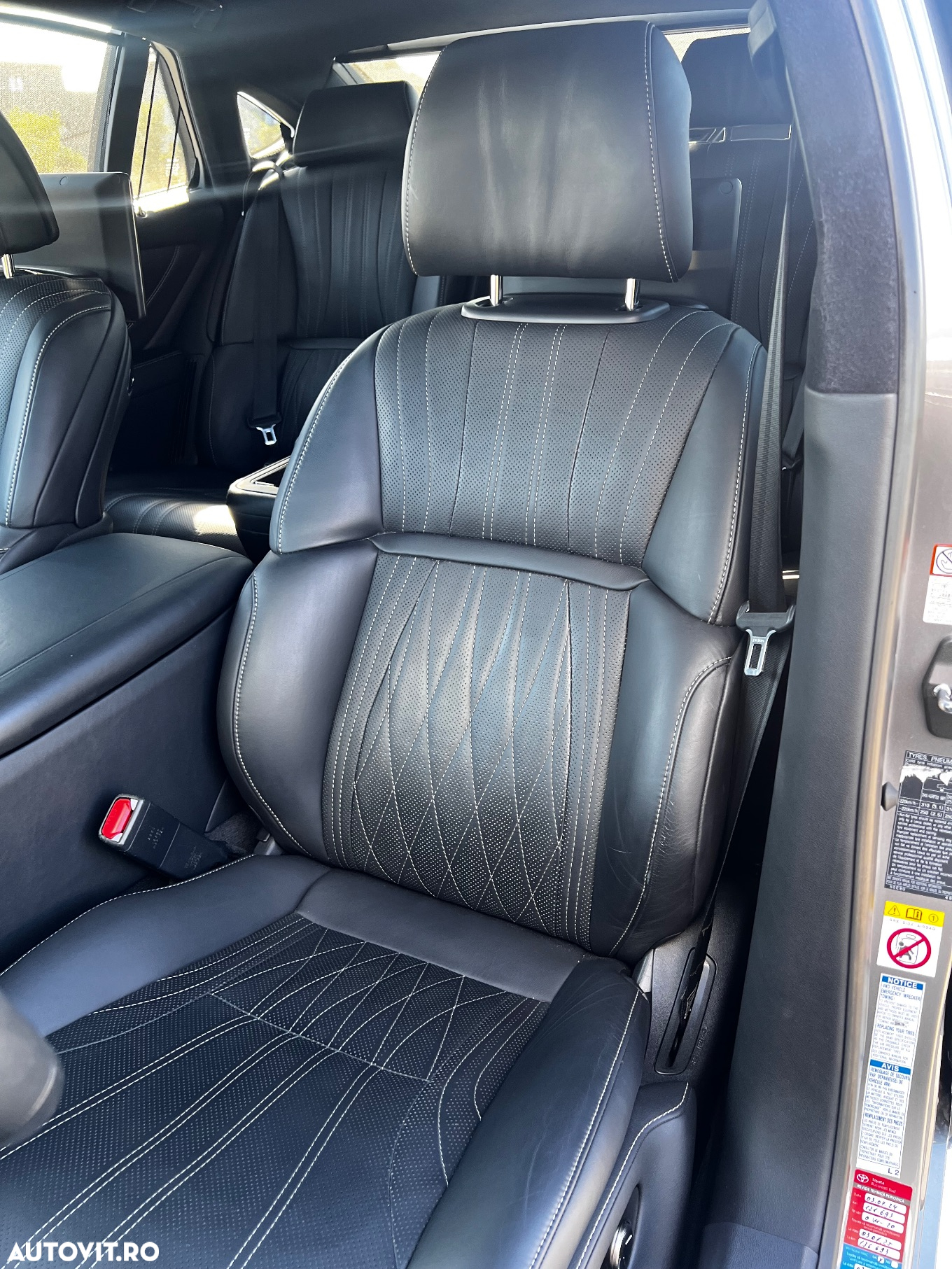 Lexus Seria LS - 13