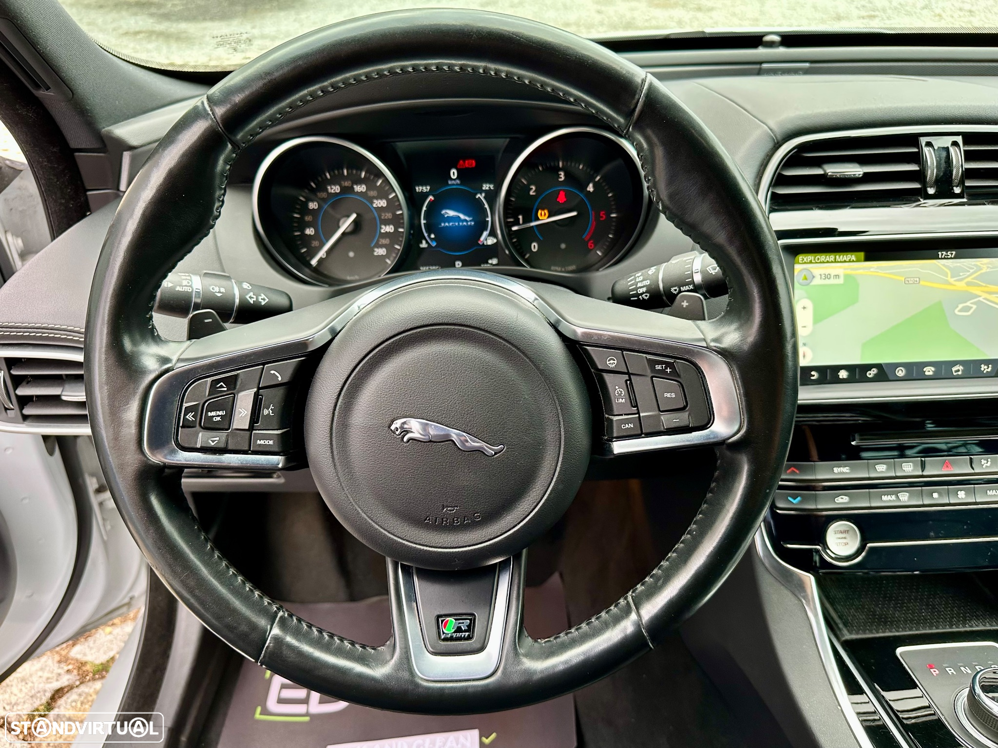 Jaguar XE 2.0 D R-Sport AWD Aut. - 8