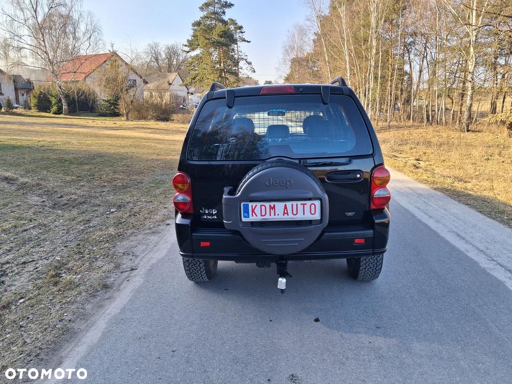 Jeep Cherokee - 10