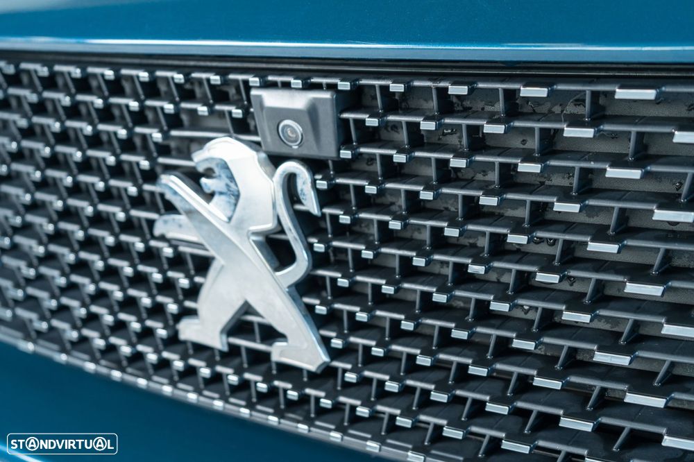 Peugeot 3008 1.6 Hybrid GT Pack e-EAT8 - 36