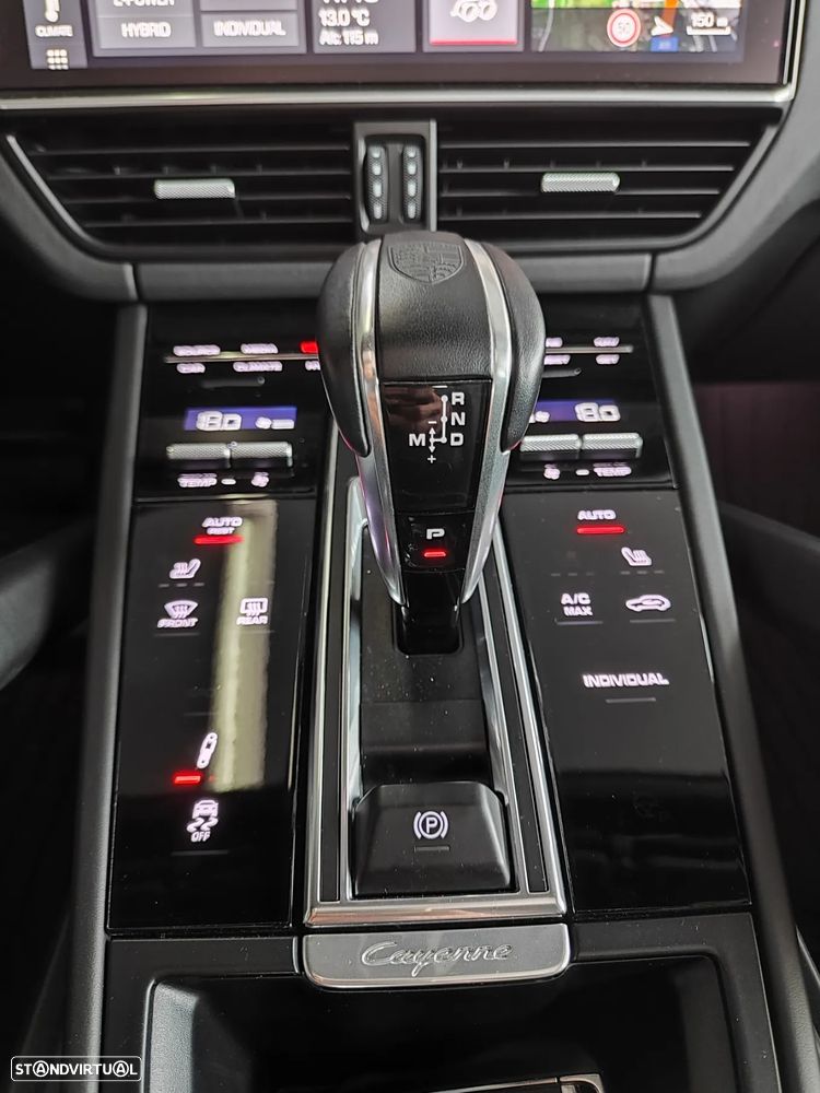 Porsche Cayenne - 38