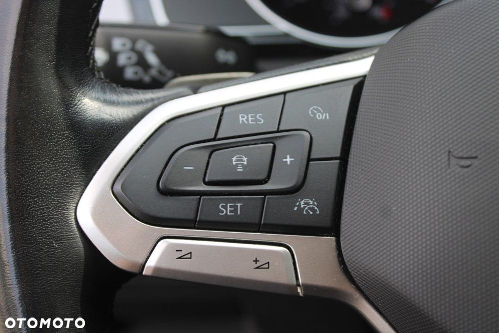 Volkswagen Passat - 30