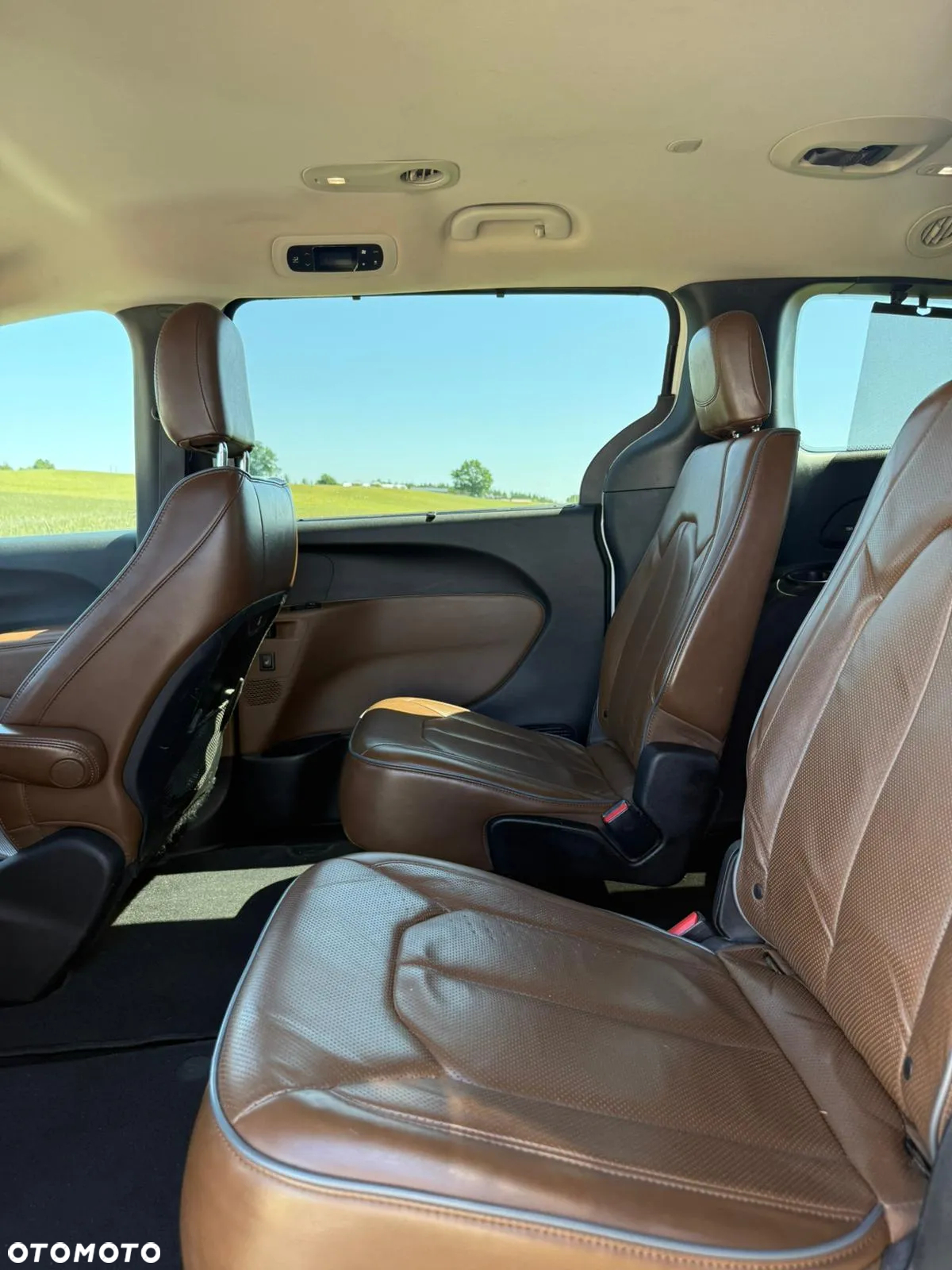 Chrysler Pacifica - 12