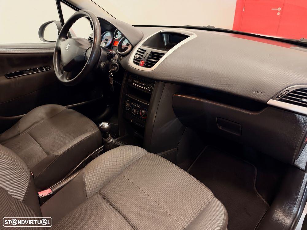 Peugeot 207 1.4 16V Sport - 11