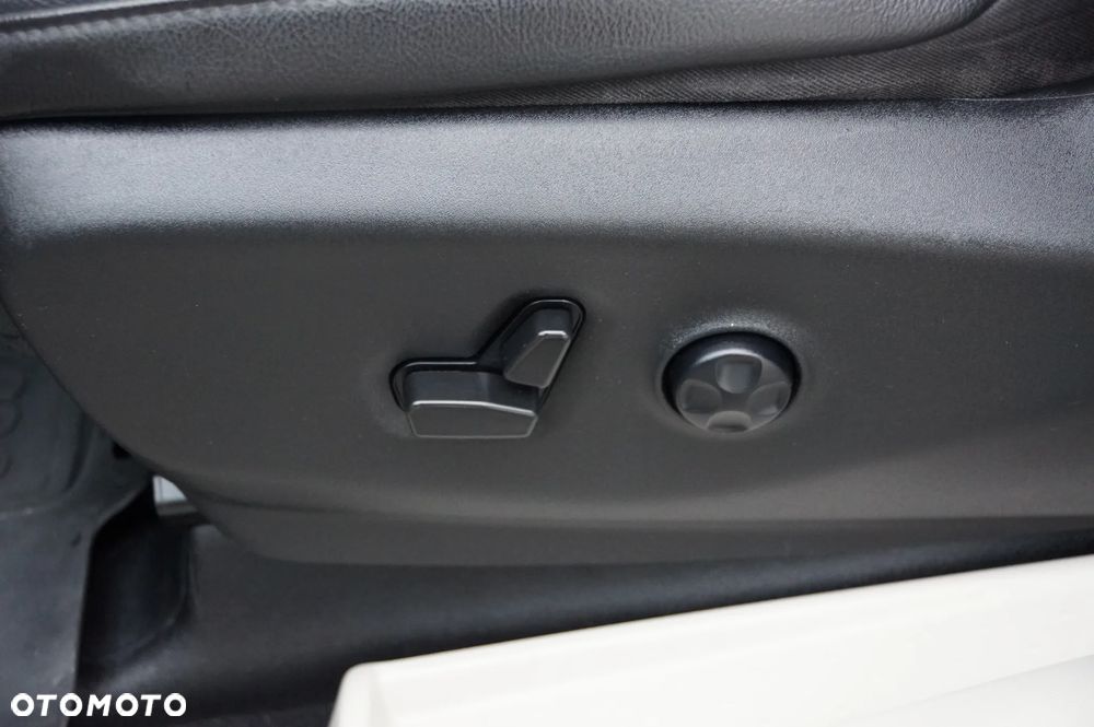 Chrysler Pacifica - 23