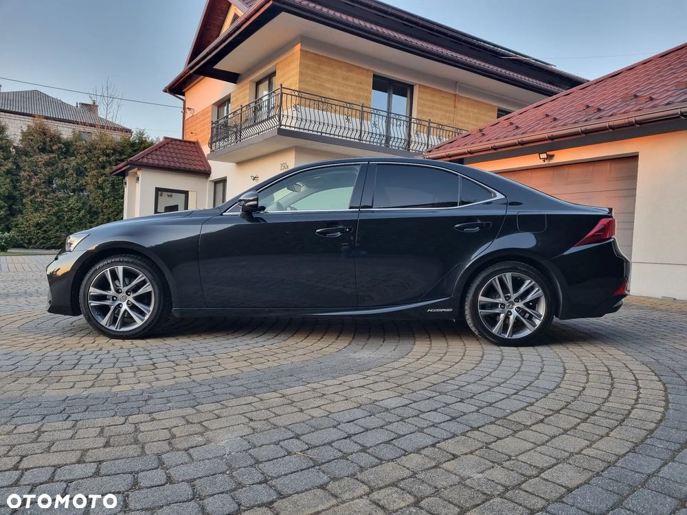 Lexus IS Business Edition - 11