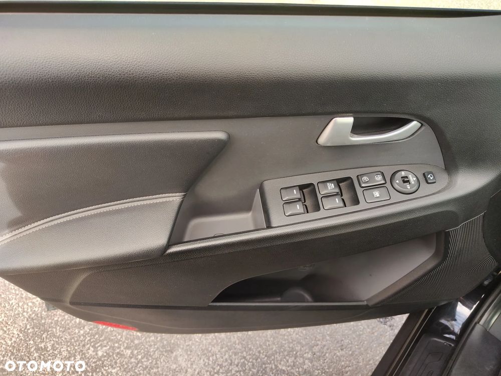 Kia Sportage 2.0 CRDI XL AWD - 11