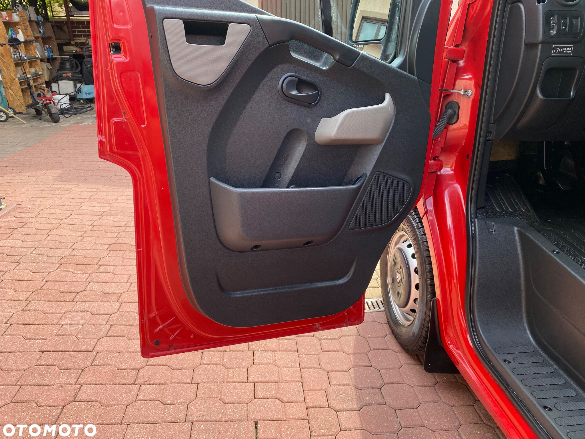 Renault MASTER L3 H3 z regałem warsztatowym , stan bardzo dobry - 20