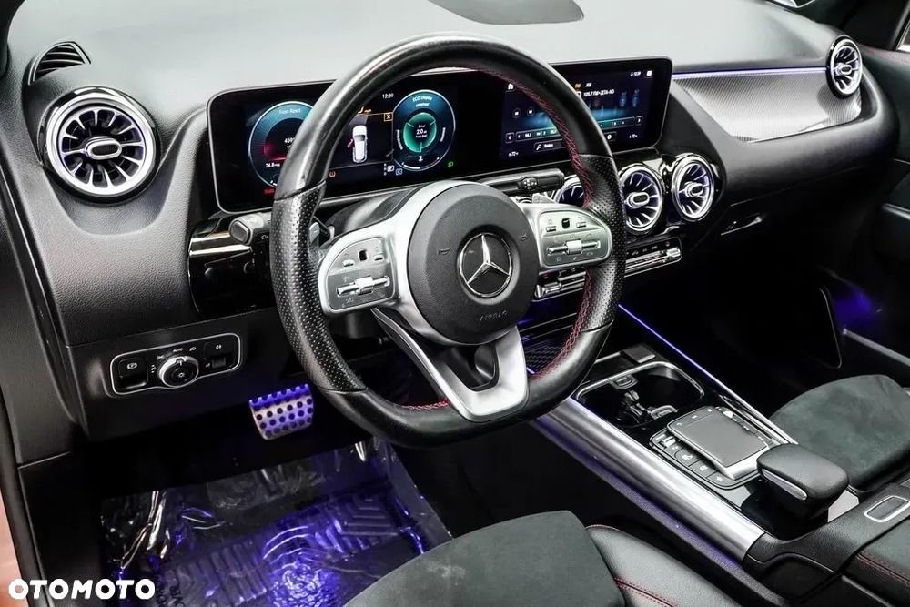 Mercedes-Benz GLA 250 8G-DCT AMG Line - 10