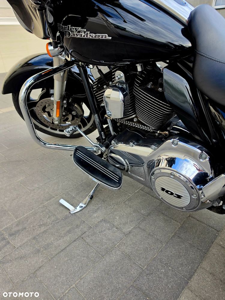 Harley-Davidson CVO Street Glide - 14