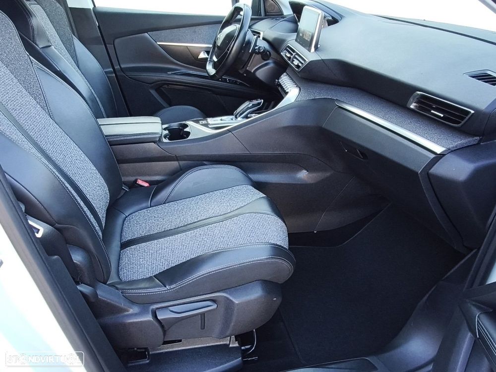 Peugeot 5008 1.2 PureTech Allure Pack EAT8 - 21