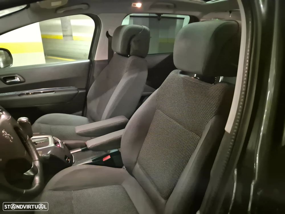 Peugeot 5008 1.6 E-HDi Allure 2-Tronic - 28