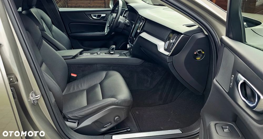 Volvo V60 B3 B Geartronic Momentum Pro - 22