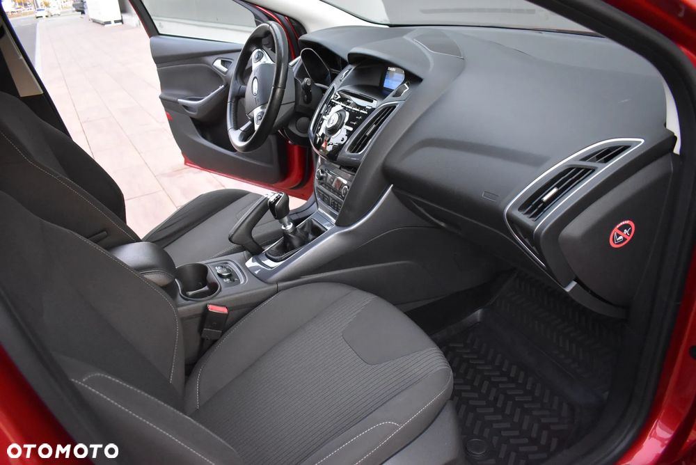 Ford Focus - 32