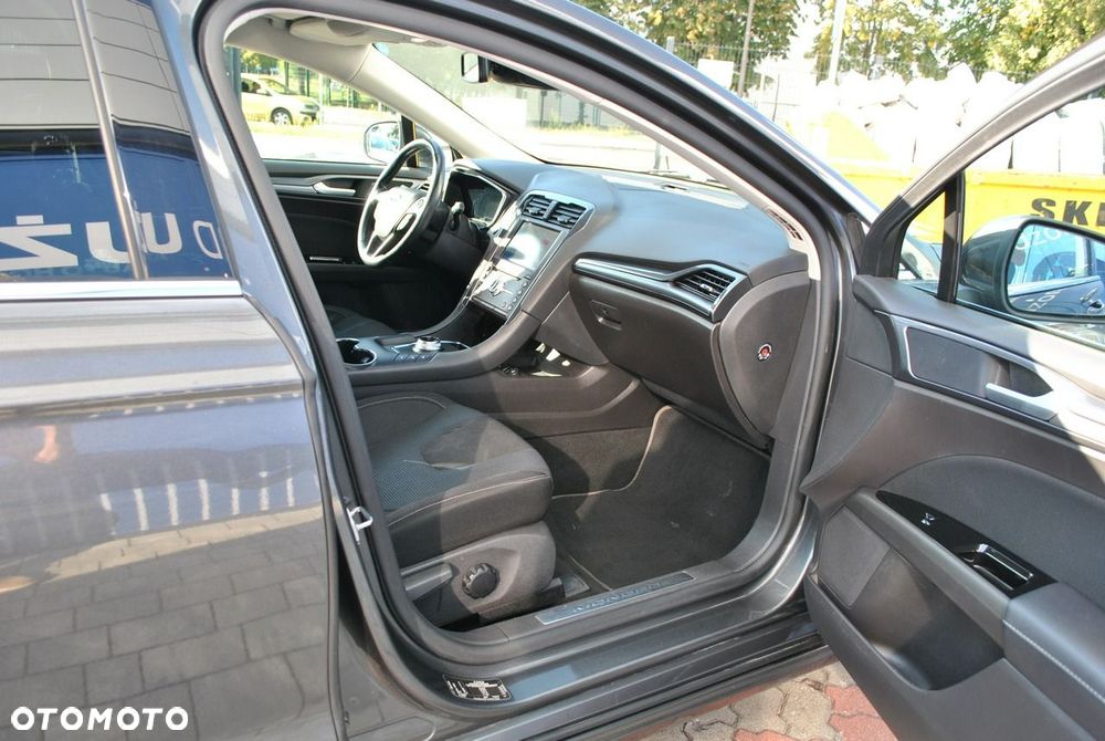 Ford Mondeo 2.0 EcoBlue Titanium - 24