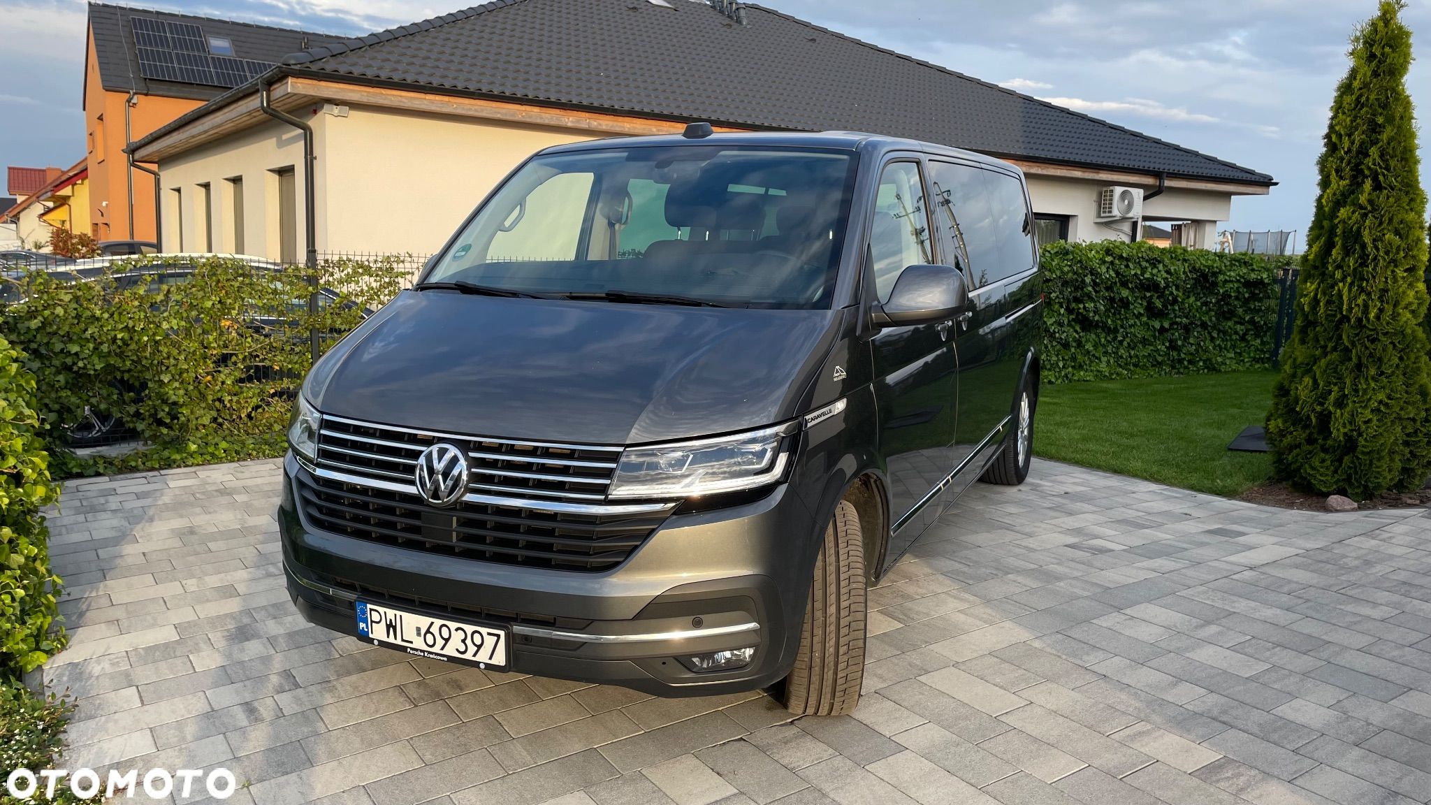 Volkswagen Caravelle - 1